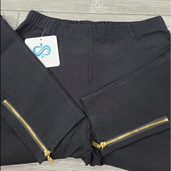 LAST PAIR! Black Moto Leggings with Ankle Zipper - Picture 3 of 3